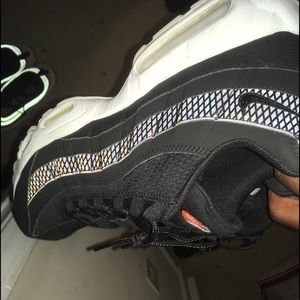 Black air max 95’s